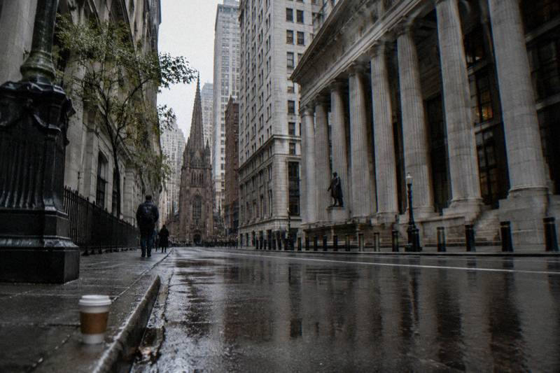 Bilingual Wall Street, Memorial Walk